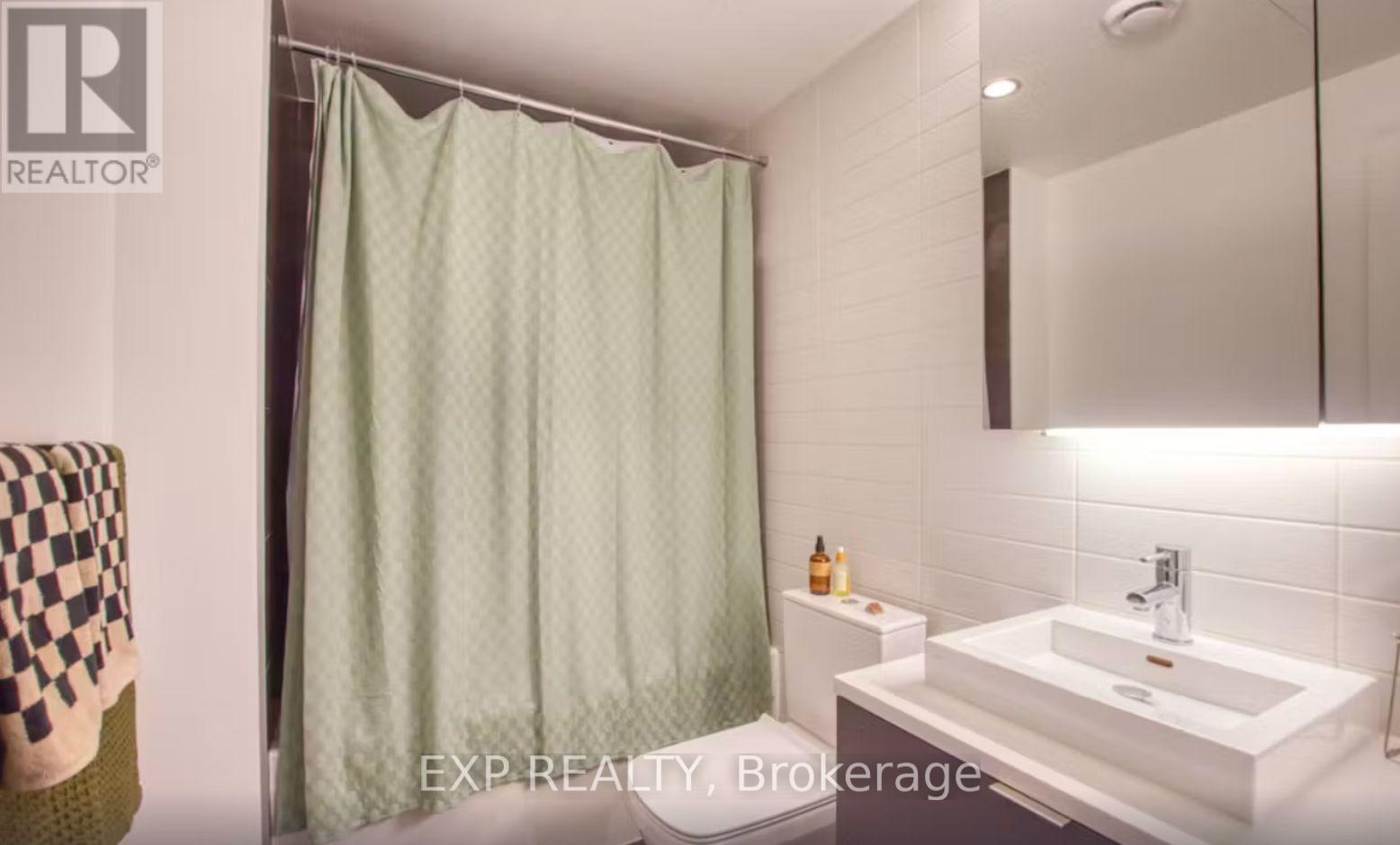 1805 - 170 Bayview Avenue, Toronto, Ontario  M5A 0M4 - Photo 5 - C12489476