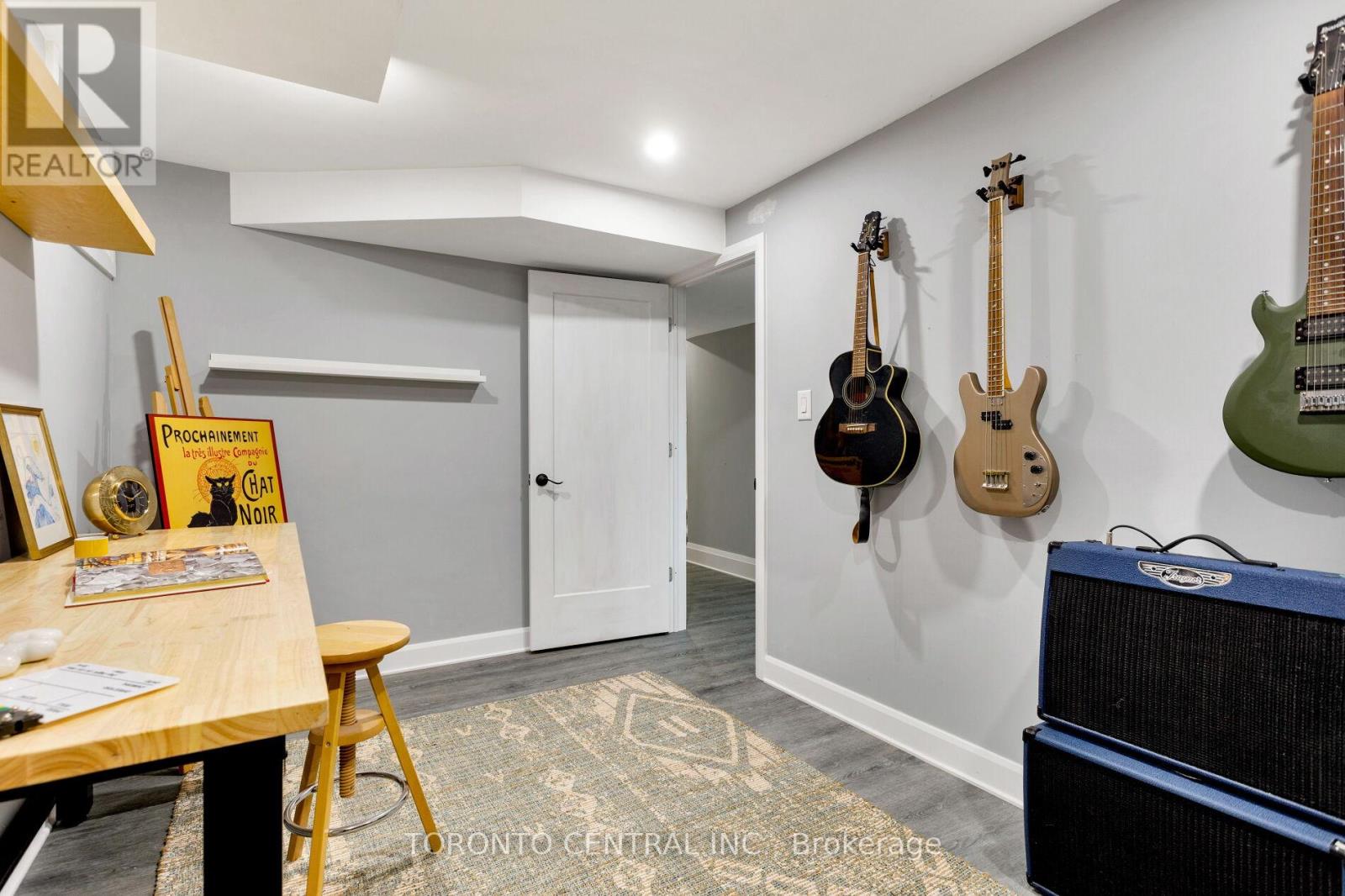 9 Chimney Swift Court, Toronto, Ontario  M9B 0C6 - Photo 42 - W12489362