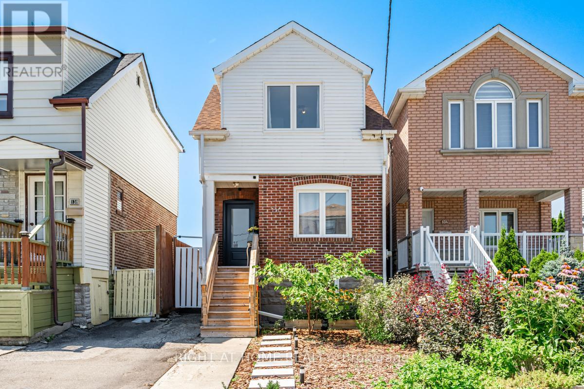 136 AVON AVENUE, Toronto, Ontario