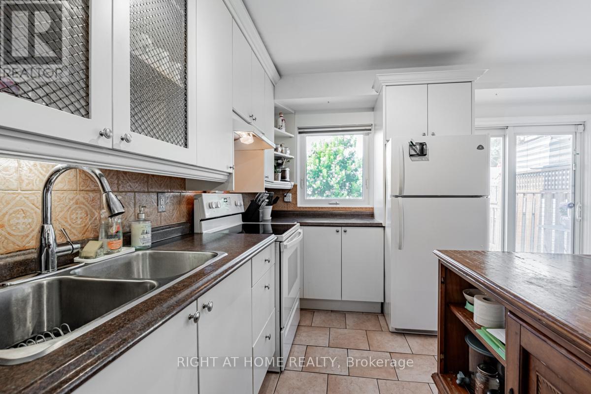 136 Avon Avenue, Toronto, Ontario  M6N 3W9 - Photo 12 - W12489372