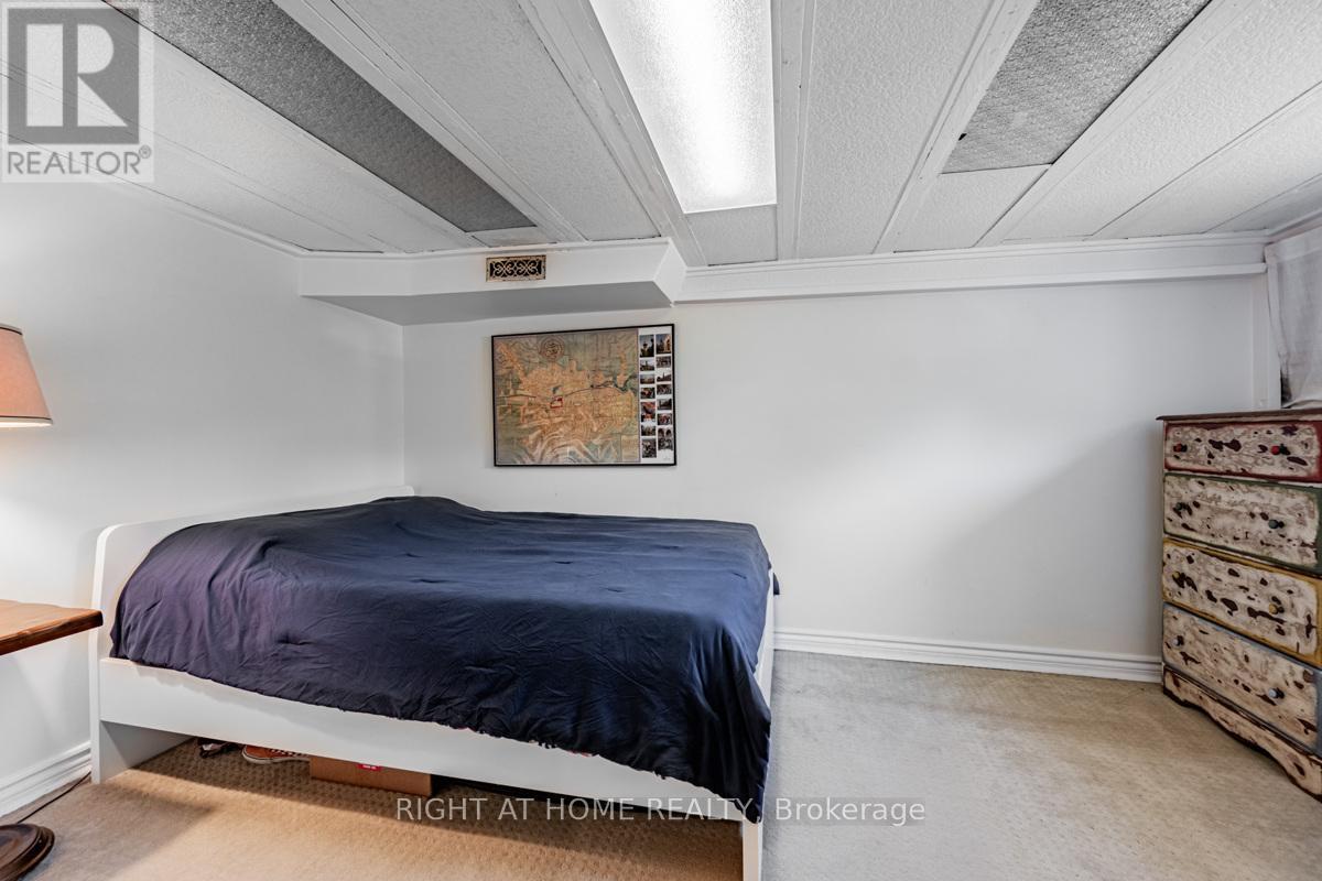 136 Avon Avenue, Toronto, Ontario  M6N 3W9 - Photo 14 - W12489372