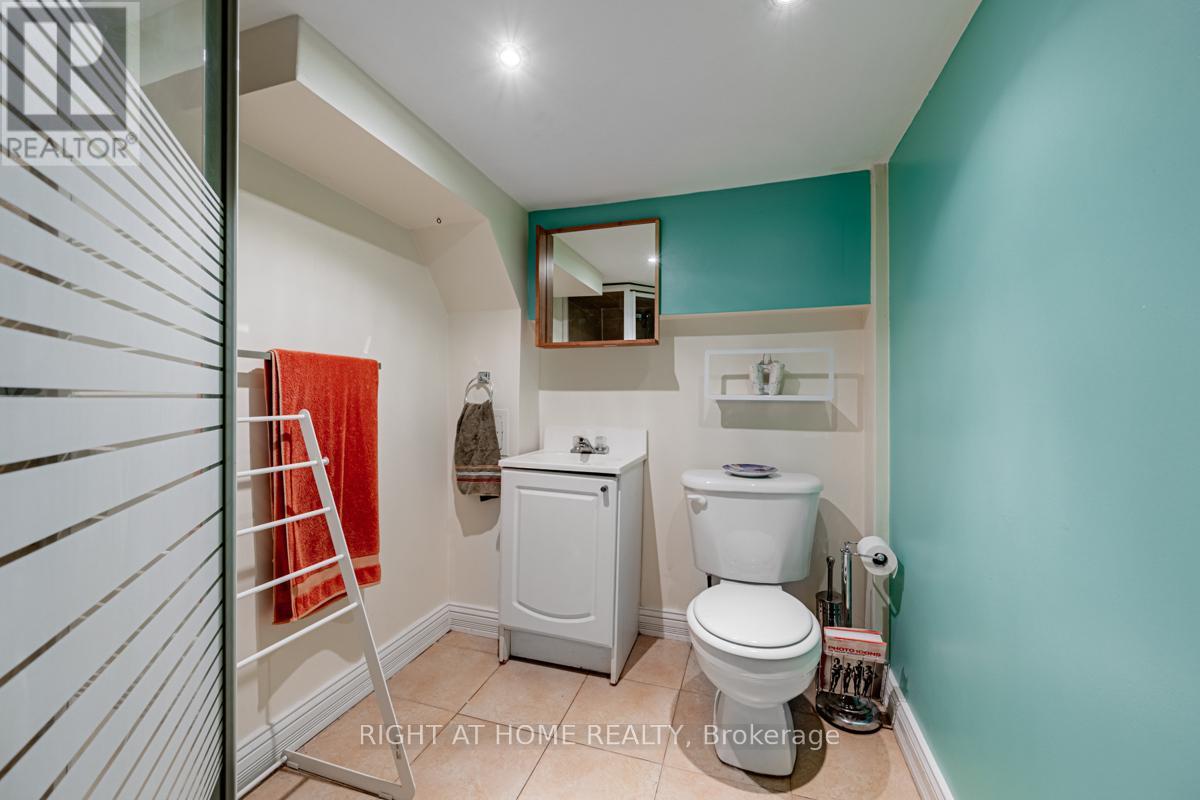 136 Avon Avenue, Toronto, Ontario  M6N 3W9 - Photo 17 - W12489372