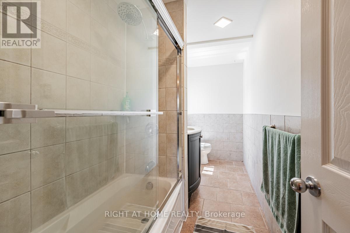 136 Avon Avenue, Toronto, Ontario  M6N 3W9 - Photo 18 - W12489372