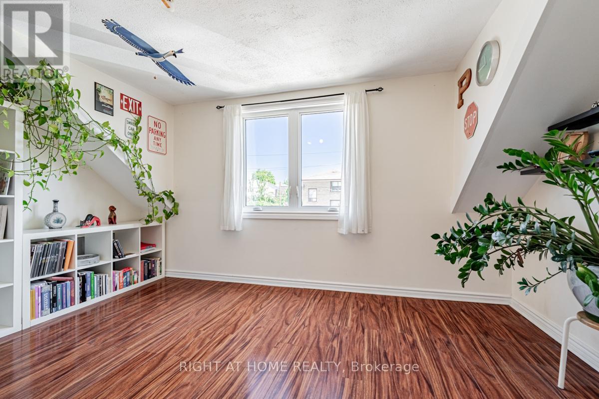 136 Avon Avenue, Toronto, Ontario  M6N 3W9 - Photo 26 - W12489372