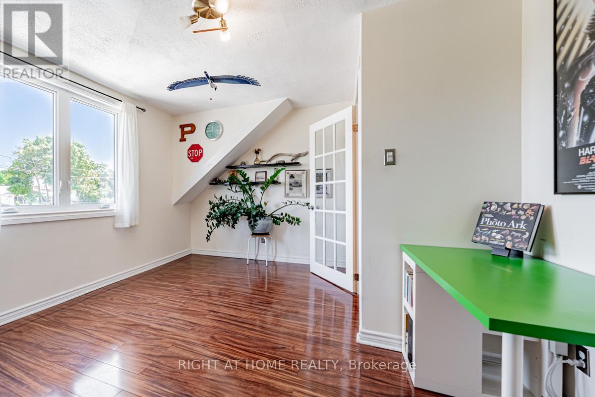 136 Avon Avenue, Toronto, Ontario  M6N 3W9 - Photo 28 - W12489372