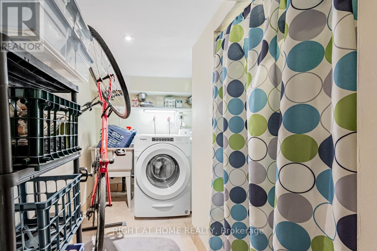 136 Avon Avenue, Toronto, Ontario  M6N 3W9 - Photo 29 - W12489372