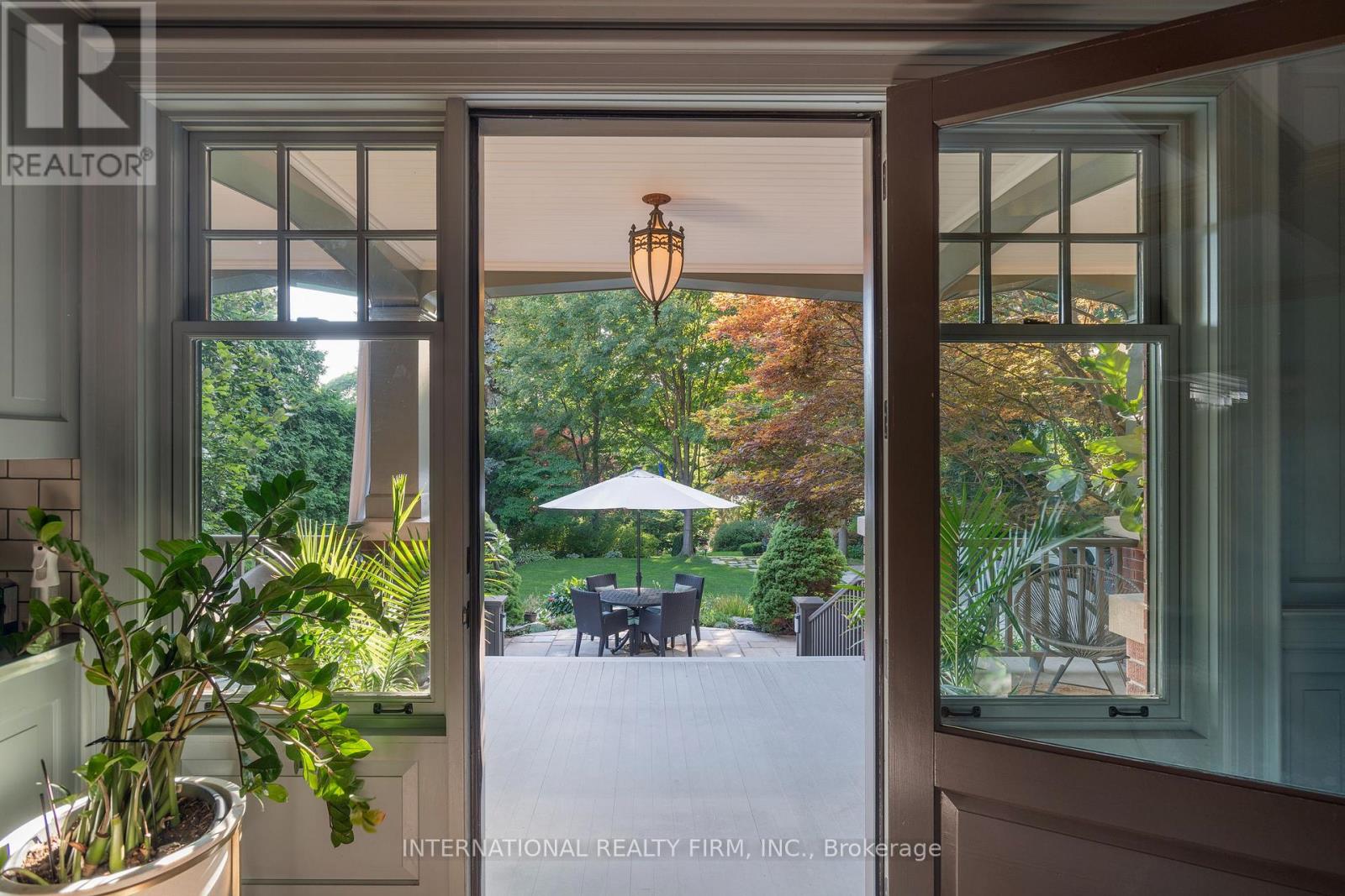 270 Indian Road, Toronto, Ontario  M6R 2X2 - Photo 4 - W12489418