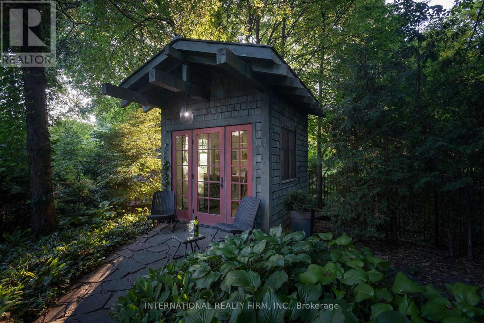 270 Indian Road, Toronto, Ontario  M6R 2X2 - Photo 43 - W12489418