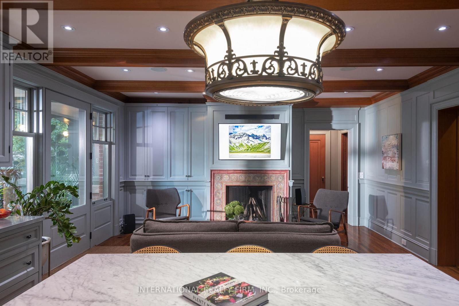 270 Indian Road, Toronto, Ontario  M6R 2X2 - Photo 7 - W12489418