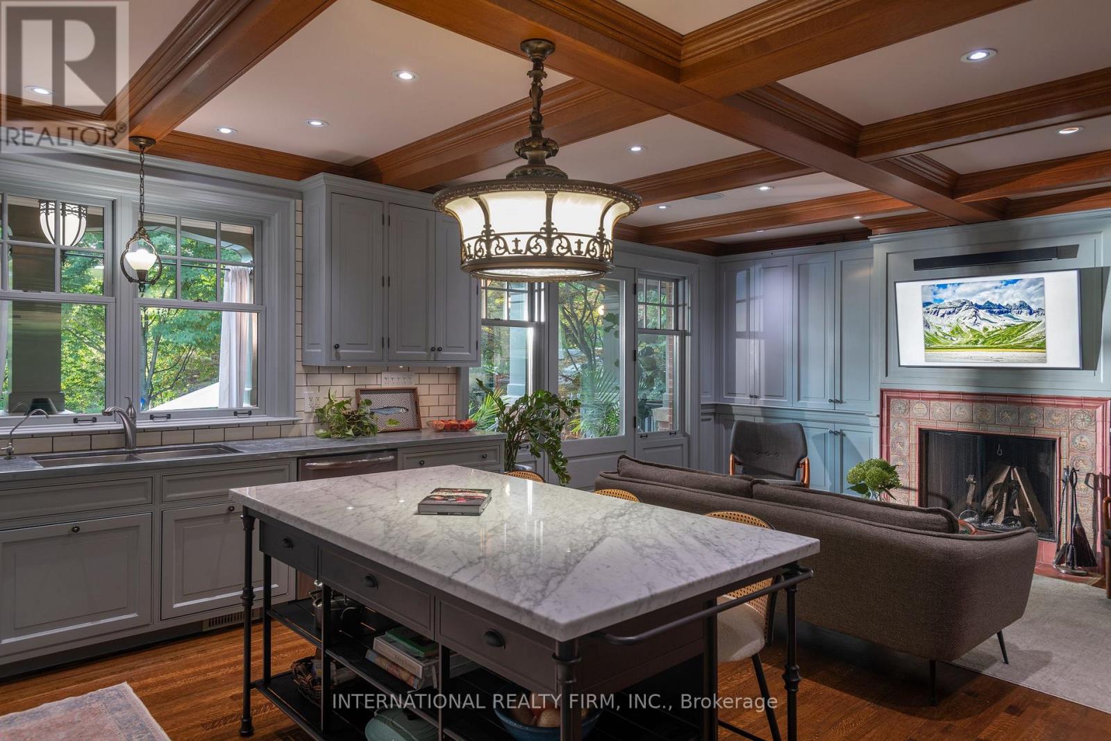 270 Indian Road, Toronto, Ontario  M6R 2X2 - Photo 9 - W12489418