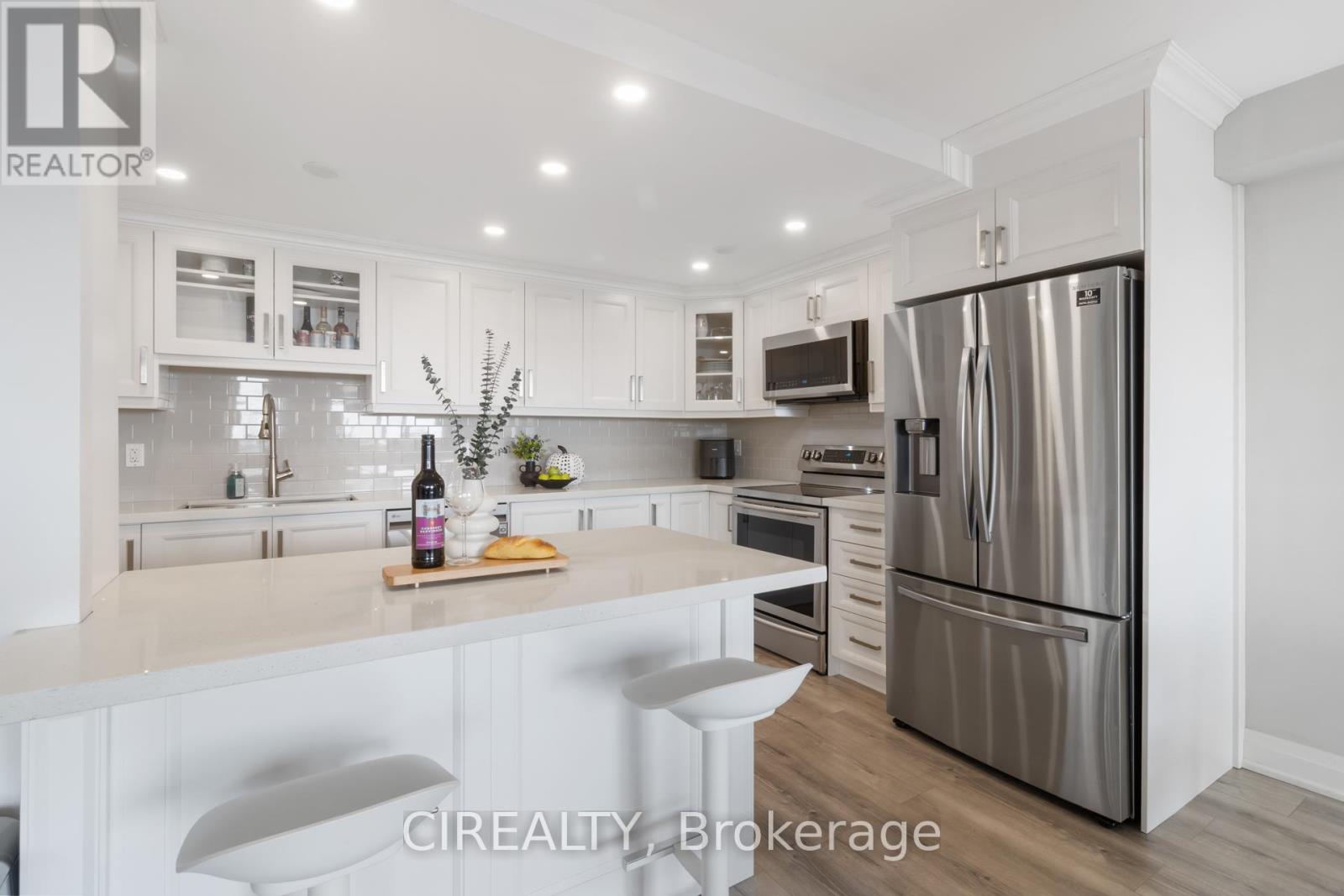 709 - 511 The West Mall, Toronto, Ontario  M9C 1G5 - Photo 12 - W12489426