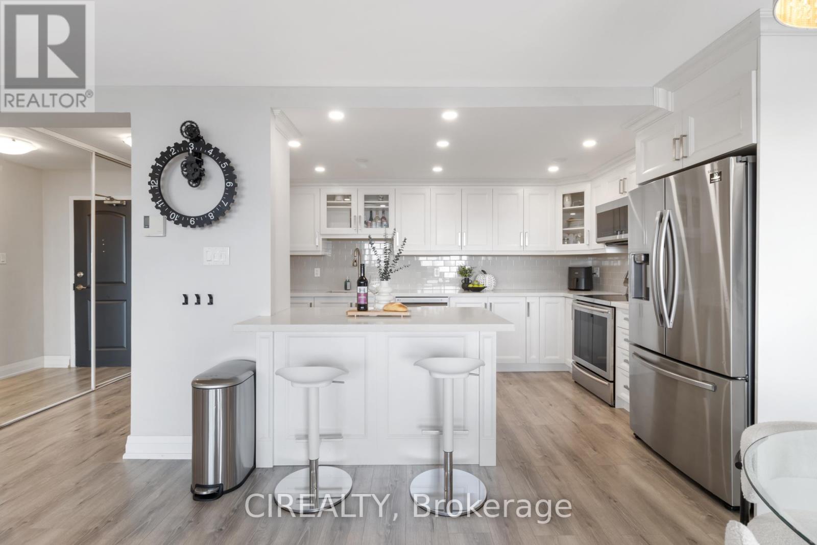 709 - 511 The West Mall, Toronto, Ontario  M9C 1G5 - Photo 14 - W12489426