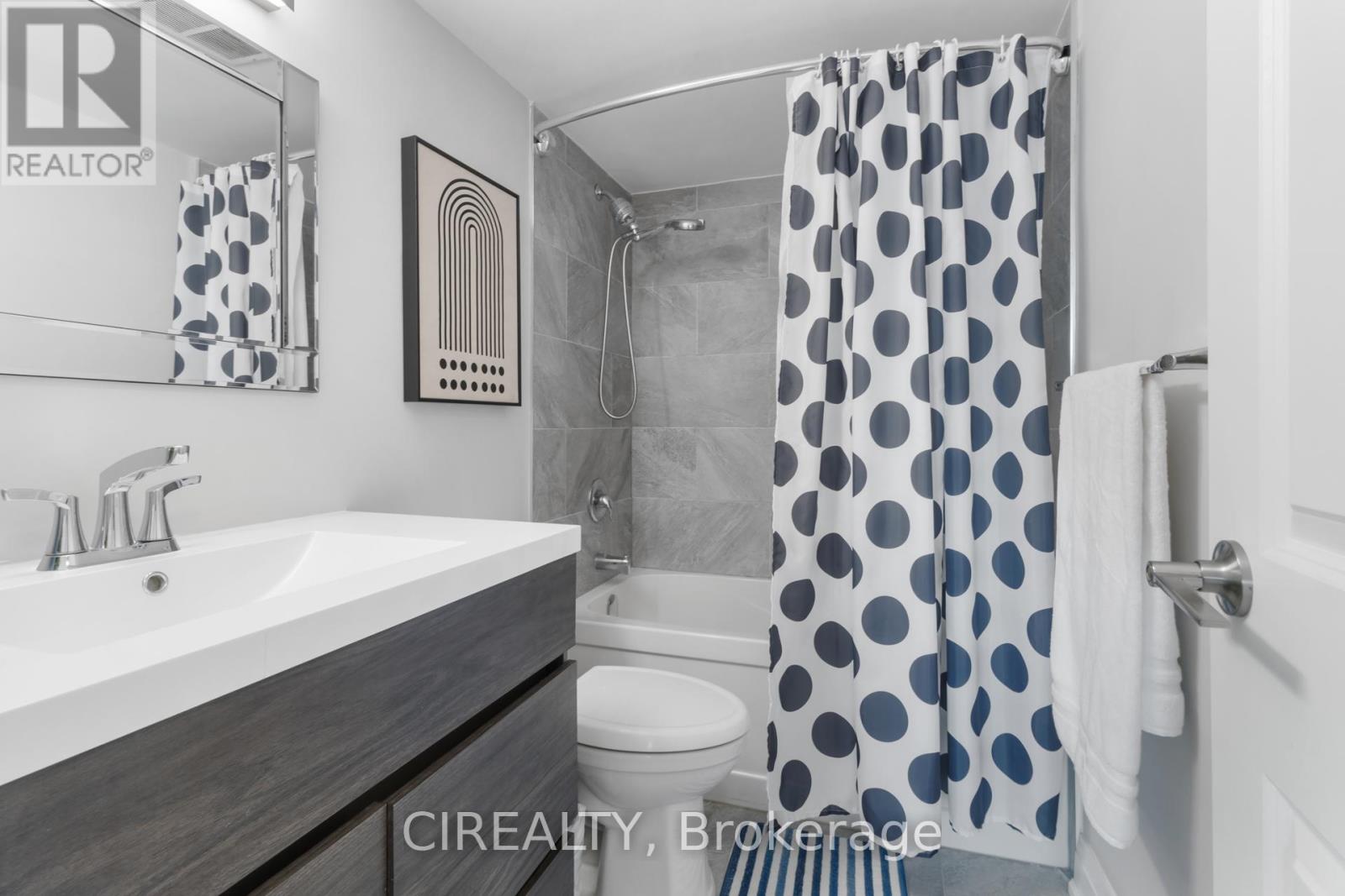 709 - 511 The West Mall, Toronto, Ontario  M9C 1G5 - Photo 36 - W12489426