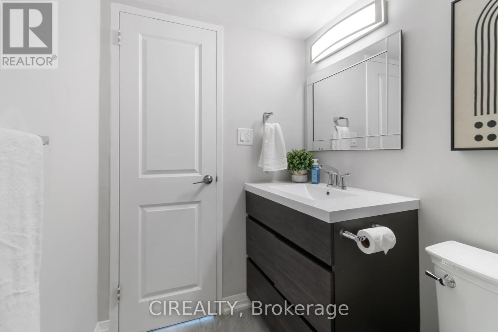 709 - 511 The West Mall, Toronto, Ontario  M9C 1G5 - Photo 37 - W12489426