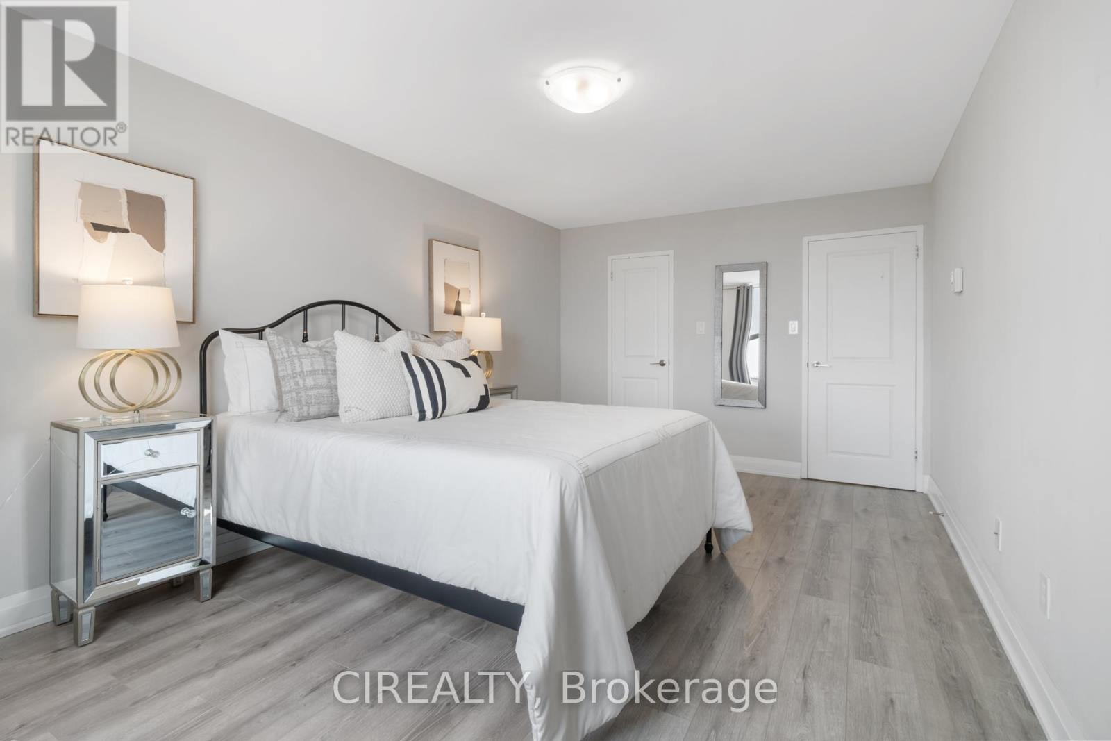 709 - 511 The West Mall, Toronto, Ontario  M9C 1G5 - Photo 38 - W12489426