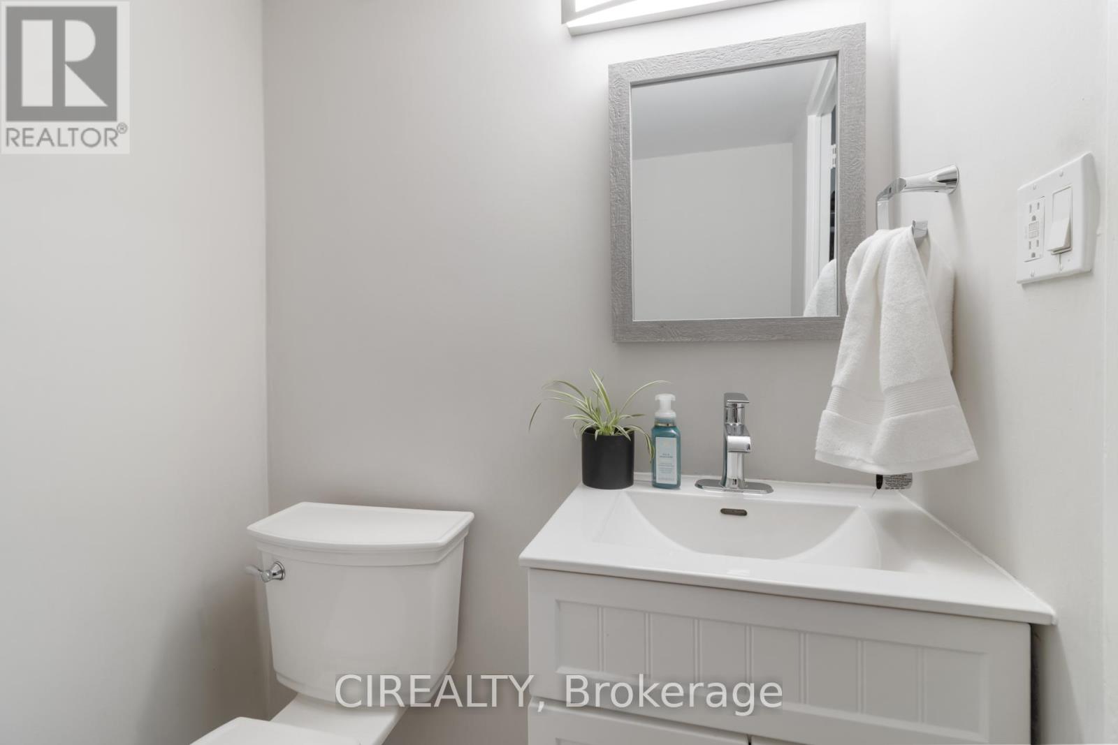 709 - 511 The West Mall, Toronto, Ontario  M9C 1G5 - Photo 40 - W12489426