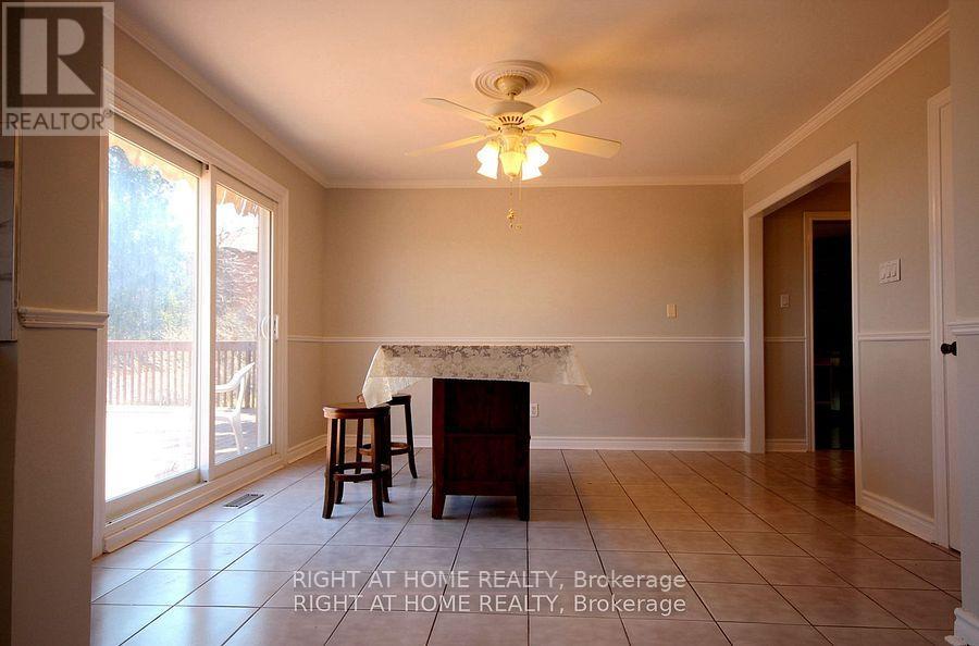 207 Kensit Avenue, Newmarket, Ontario  L3X 1S6 - Photo 13 - N12489468