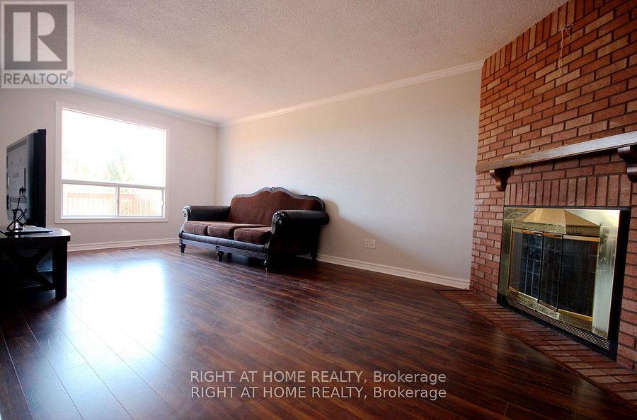 207 Kensit Avenue, Newmarket, Ontario  L3X 1S6 - Photo 9 - N12489468