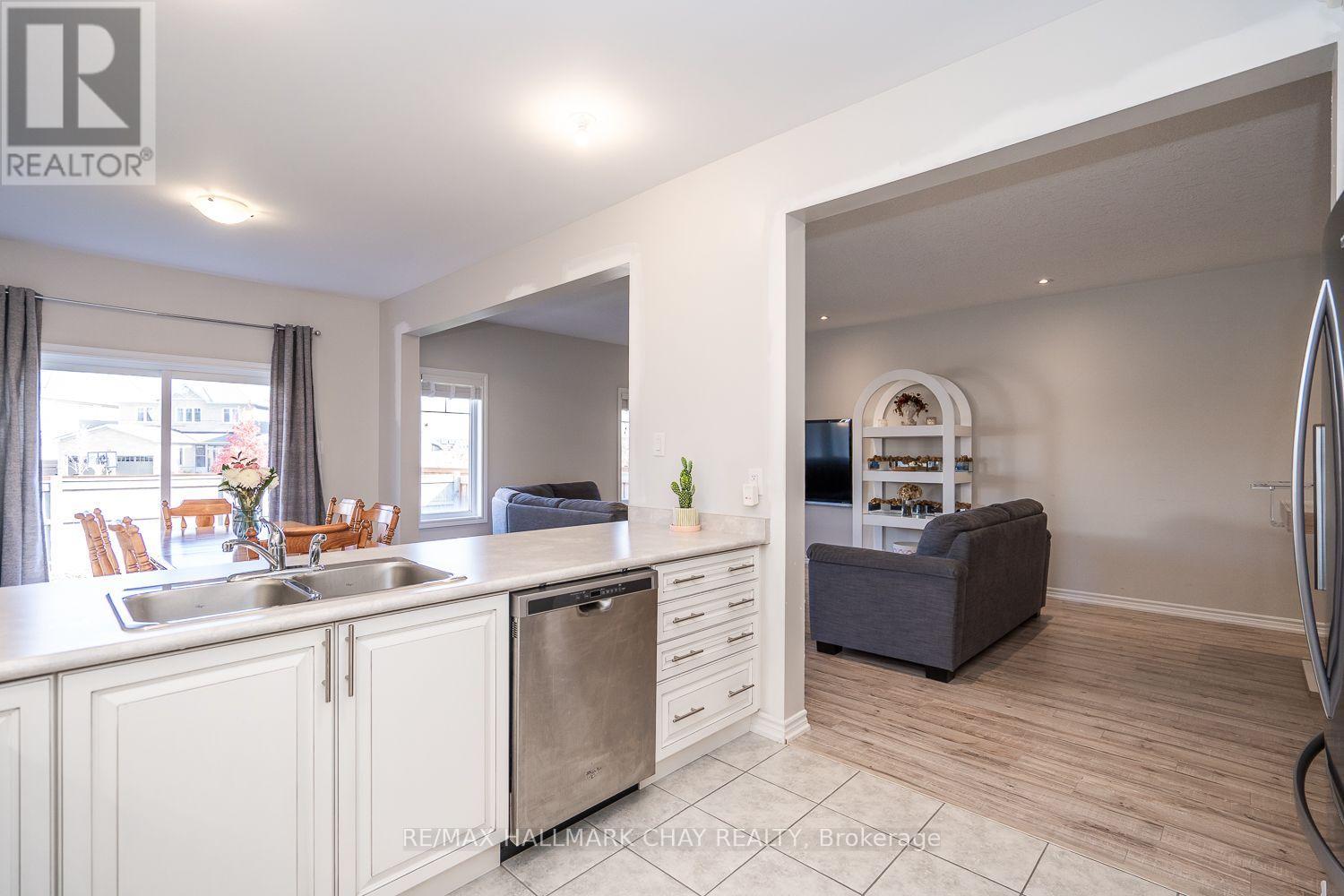 139 Knight Street, New Tecumseth, Ontario  L9R 0R5 - Photo 14 - N12489474