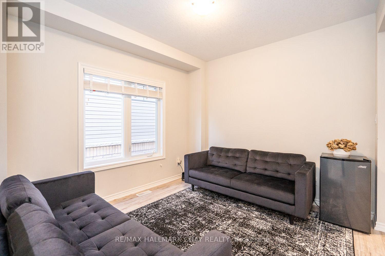 139 Knight Street, New Tecumseth, Ontario  L9R 0R5 - Photo 5 - N12489474