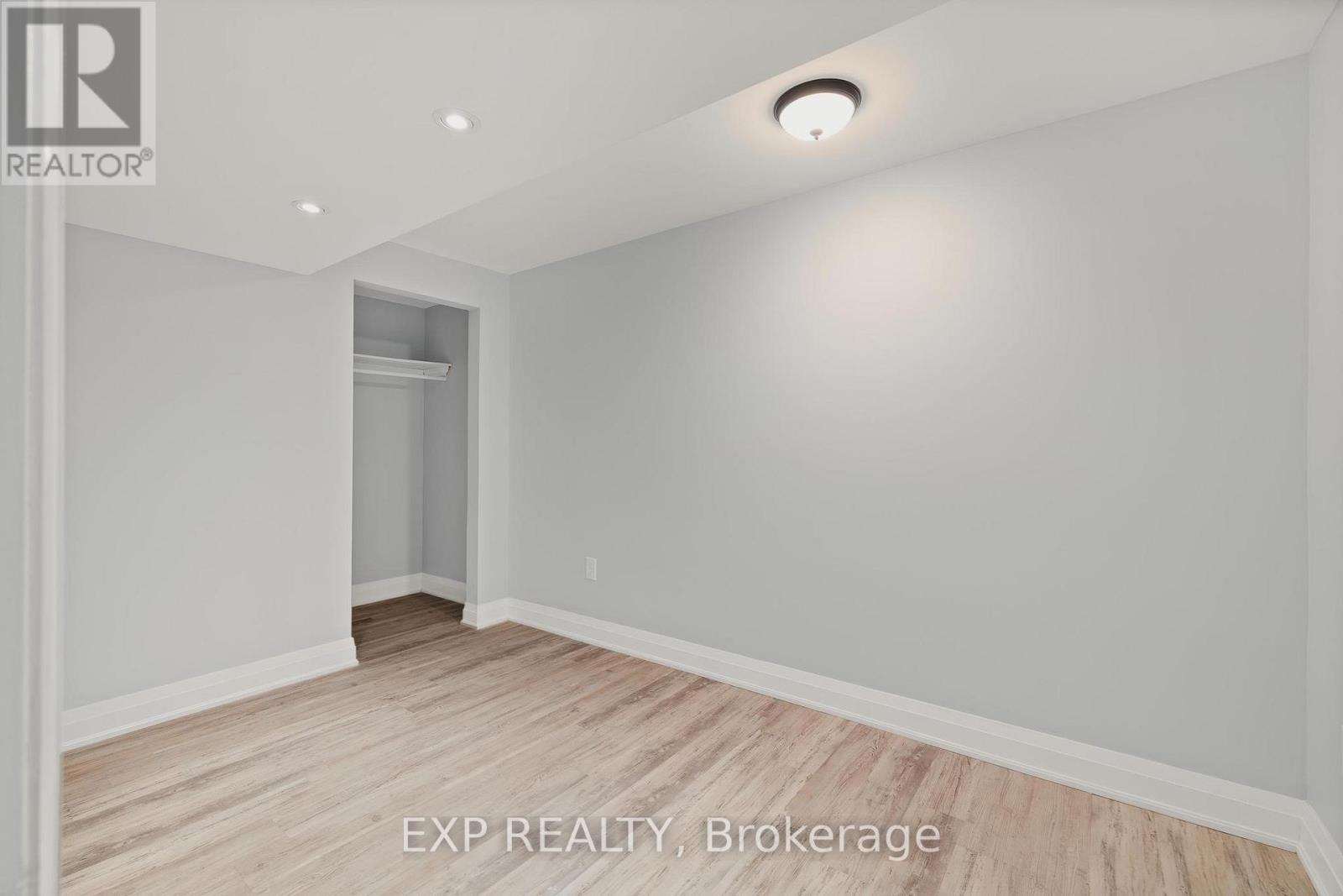 8 Talbot Street, Brant, Ontario  N0E 1R0 - Photo 29 - X12489424