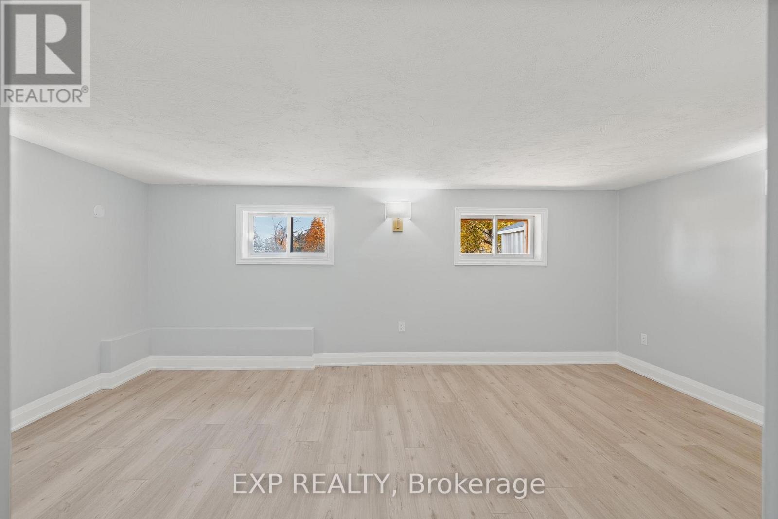 8 Talbot Street, Brant, Ontario  N0E 1R0 - Photo 31 - X12489424