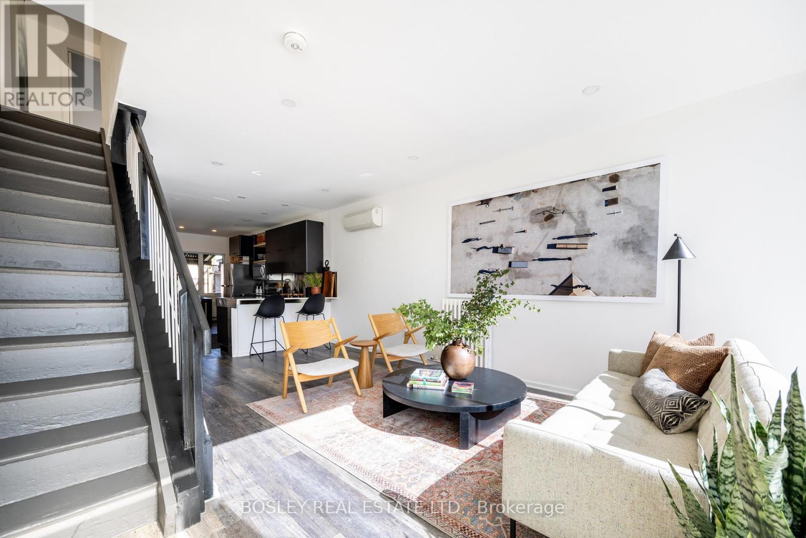 1007 WESTON ROAD, Toronto, Ontario