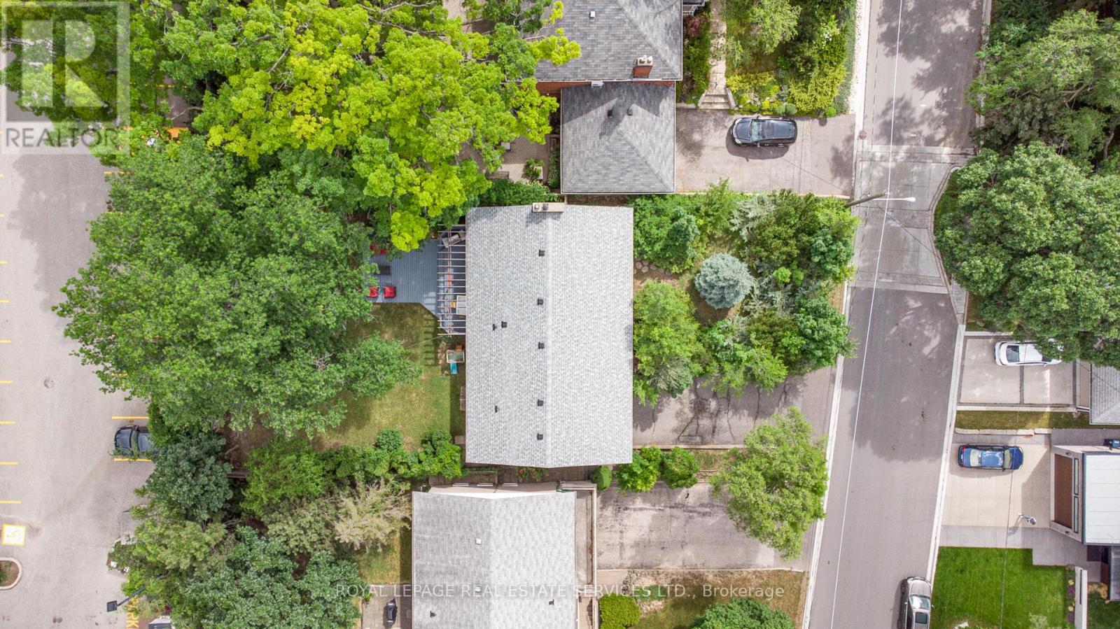 10 Greenbrook Drive, Toronto, Ontario  M6M 2J9 - Photo 2 - W12489464