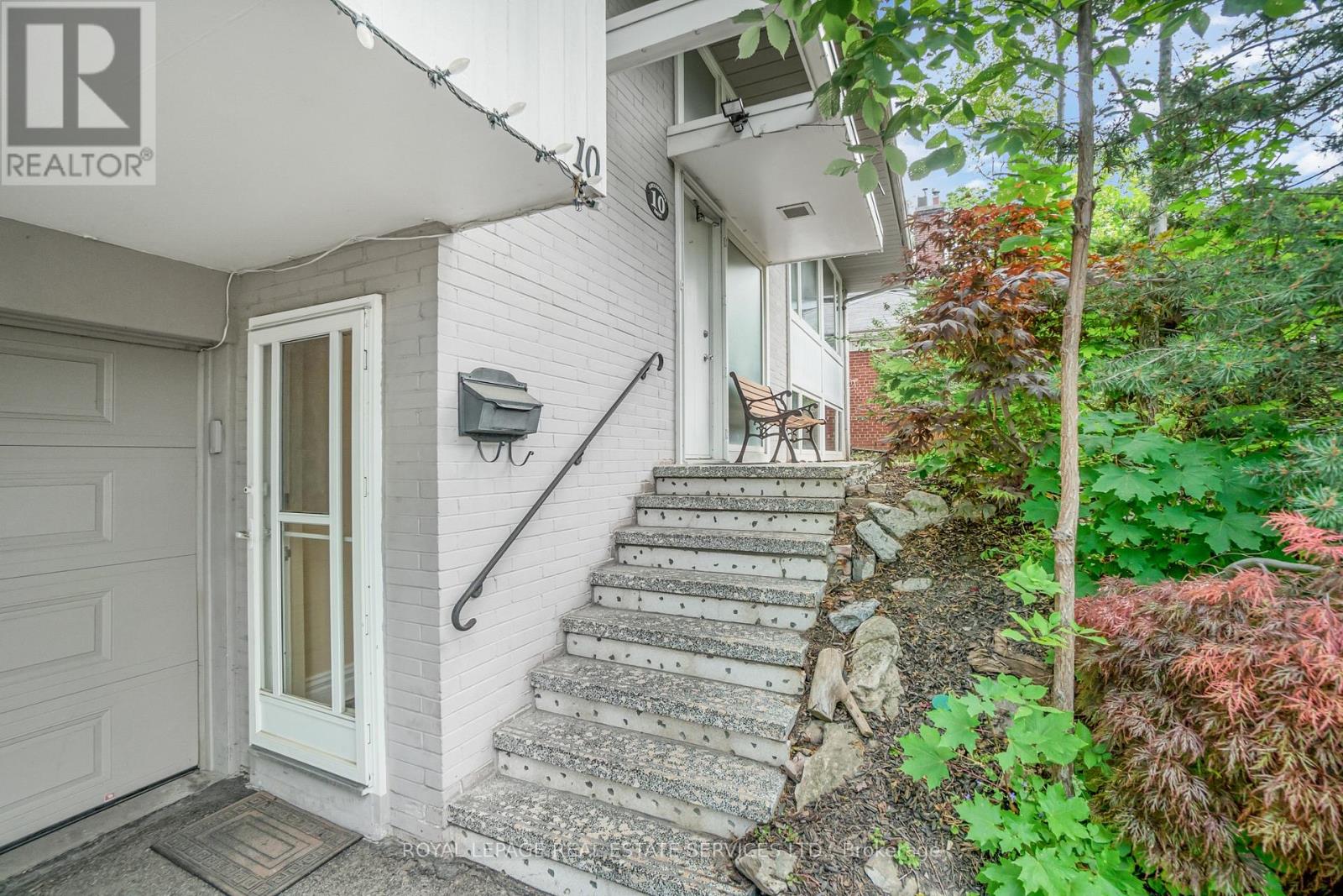 10 Greenbrook Drive, Toronto, Ontario  M6M 2J9 - Photo 4 - W12489464