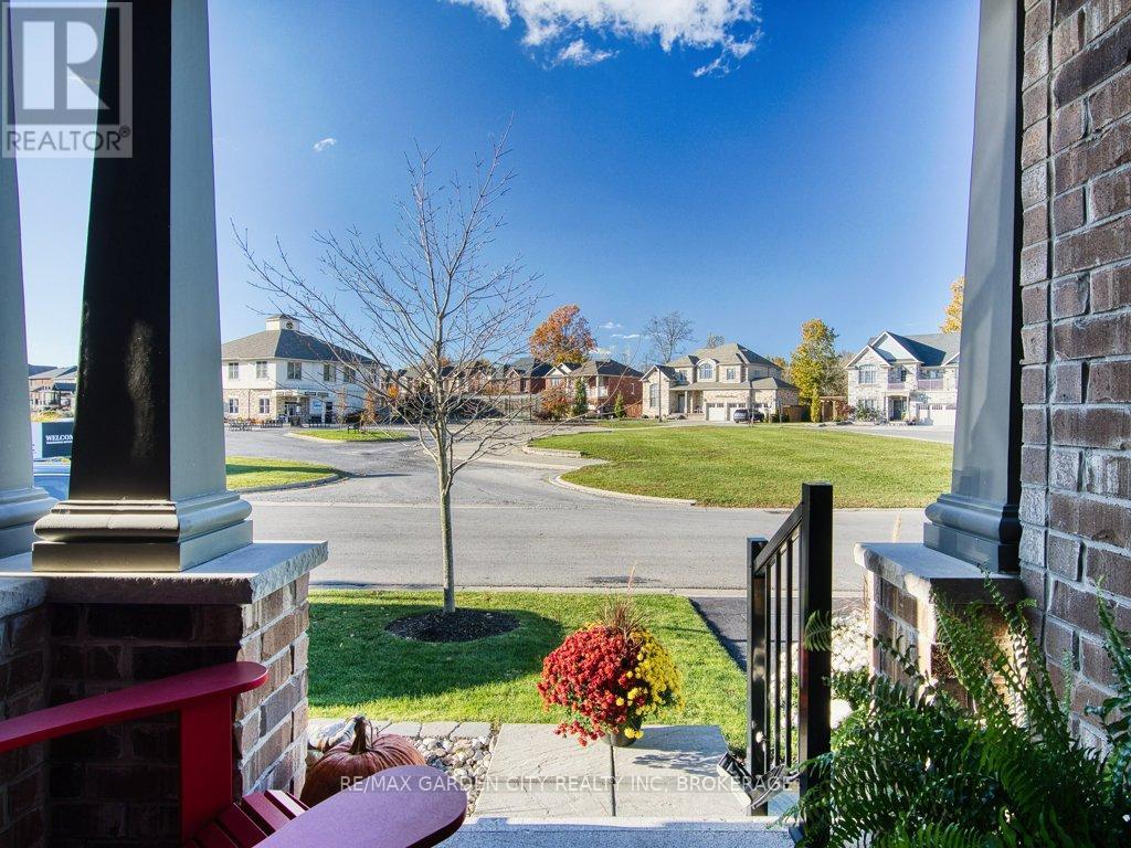 7506 Clubview Lane, Niagara Falls (Oldfield), Ontario  L2G 0A8 - Photo 3 - X12489490