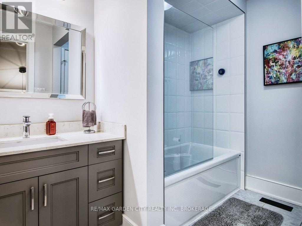 7506 Clubview Lane, Niagara Falls (Oldfield), Ontario  L2G 0A8 - Photo 34 - X12489490