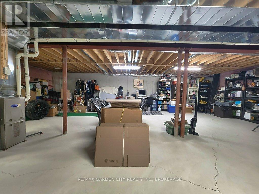 7506 Clubview Lane, Niagara Falls (Oldfield), Ontario  L2G 0A8 - Photo 37 - X12489490