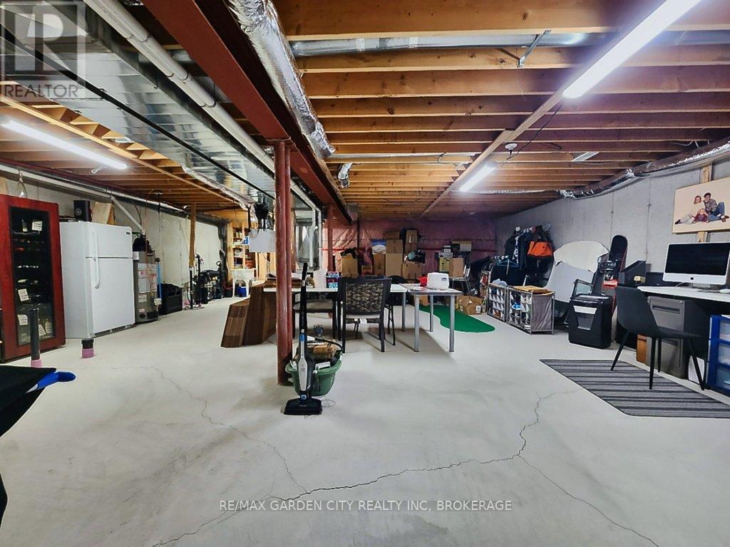 7506 Clubview Lane, Niagara Falls (Oldfield), Ontario  L2G 0A8 - Photo 38 - X12489490