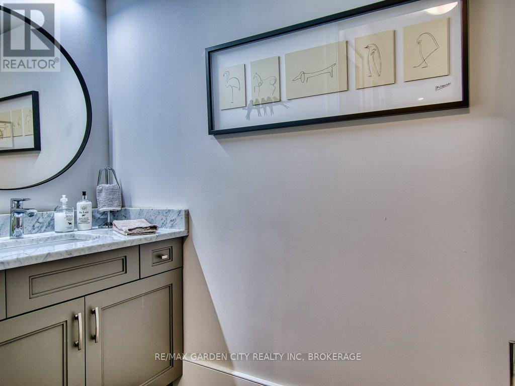 7506 Clubview Lane, Niagara Falls (Oldfield), Ontario  L2G 0A8 - Photo 7 - X12489490