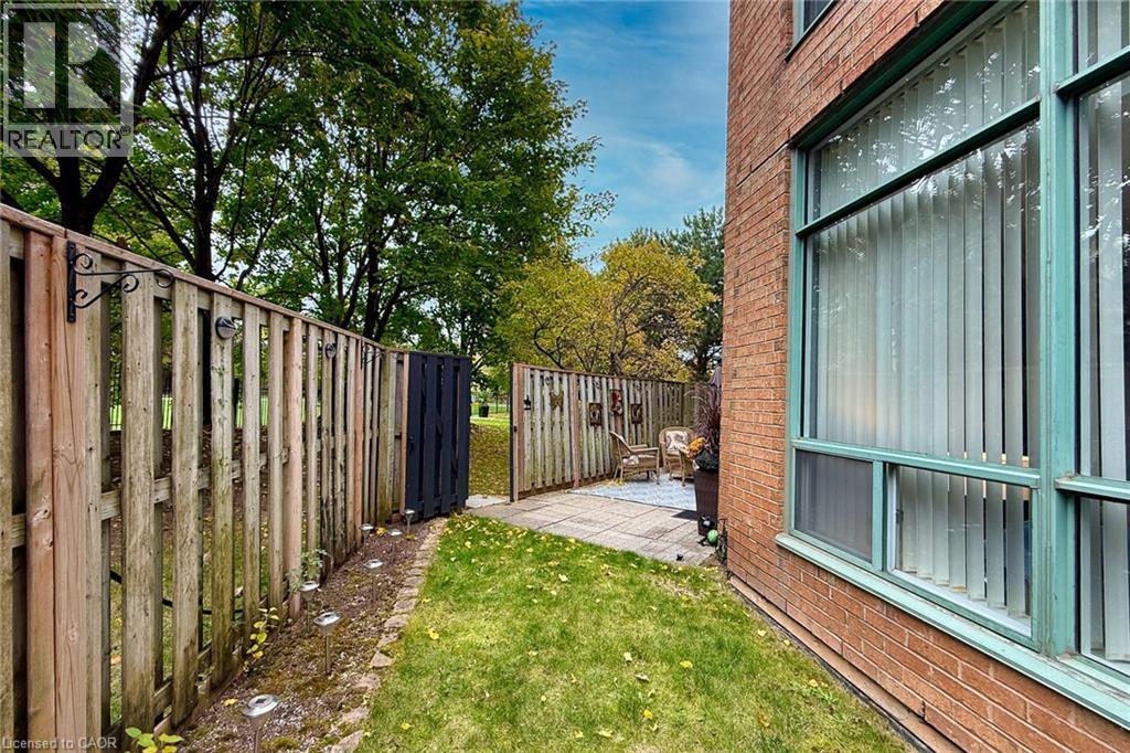 1276 Maple Crossing Boulevard Unit# 111, Burlington, Ontario  L7S 2J9 - Photo 12 - 40782308