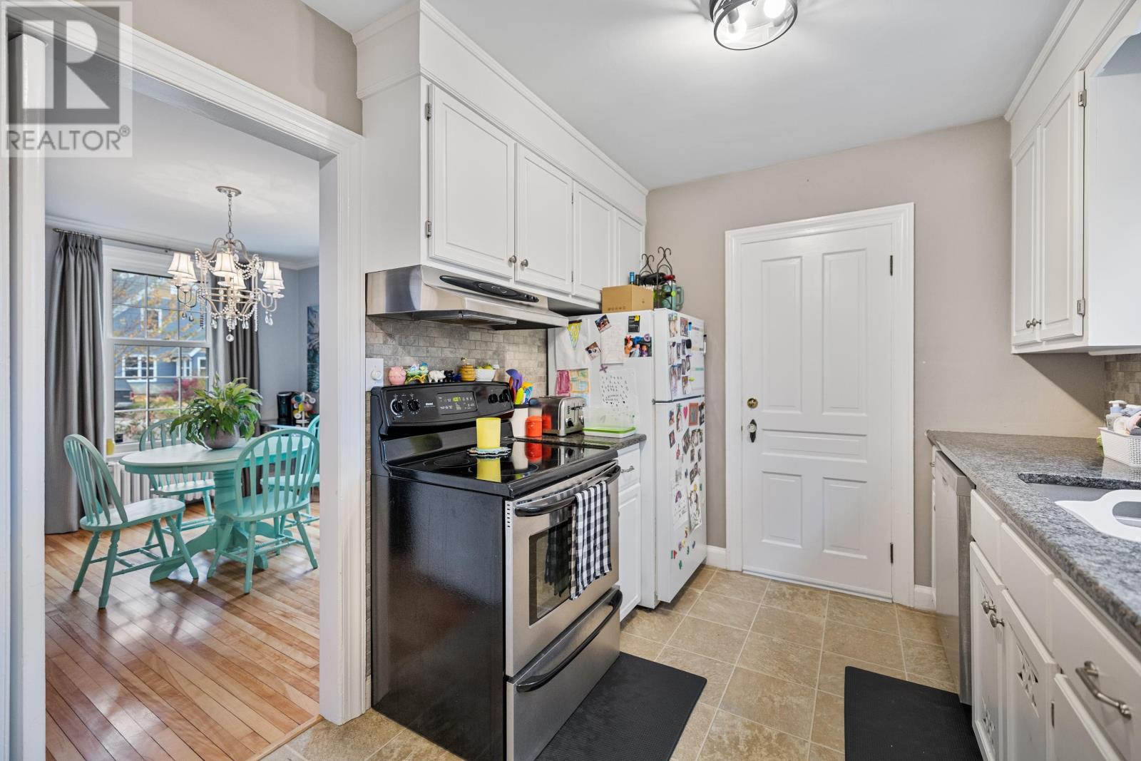 28 Churchill Avenue, Charlottetown, Prince Edward Island  C1A 1Y9 - Photo 15 - 202526871