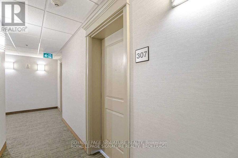 307 - 2490 Old Bronte Road, Oakville, Ontario  L6M 4J2 - Photo 4 - W12487346