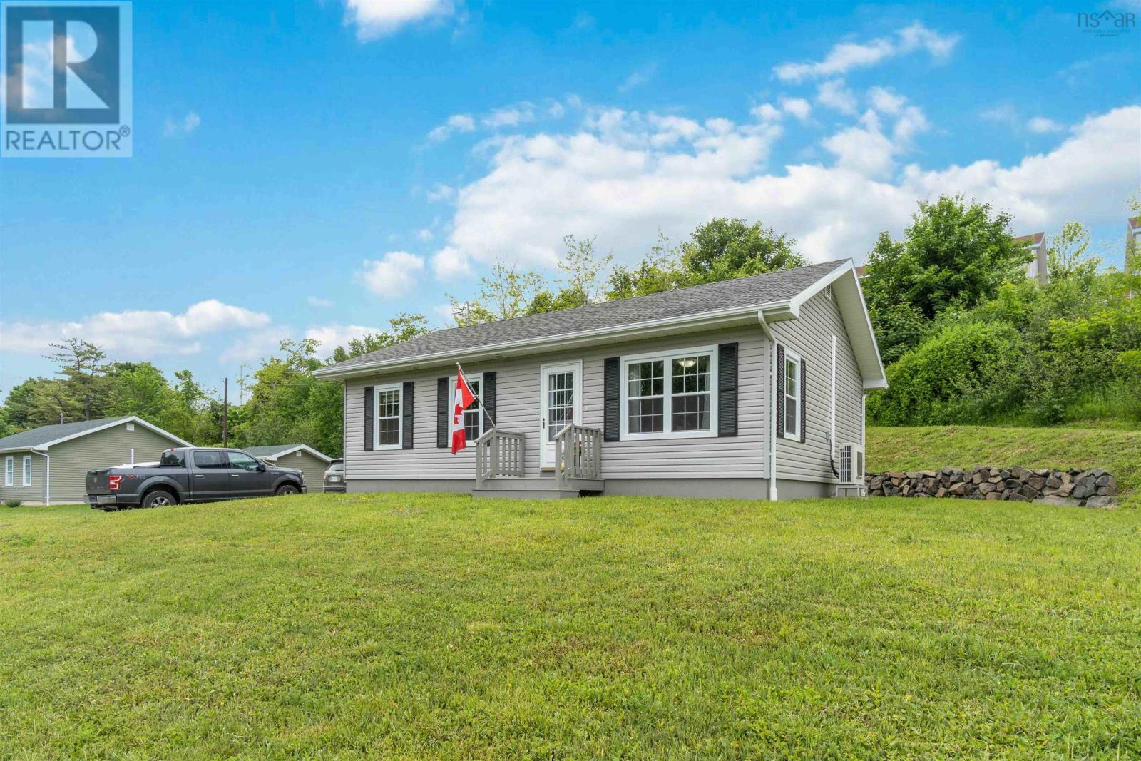 101 Second Avenue, Digby, Nova Scotia  B0V 1A0 - Photo 2 - 202519505