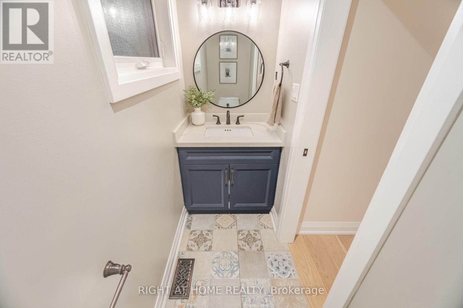 28 Forty First Street, Toronto, Ontario  M8W 3N6 - Photo 15 - W12489506