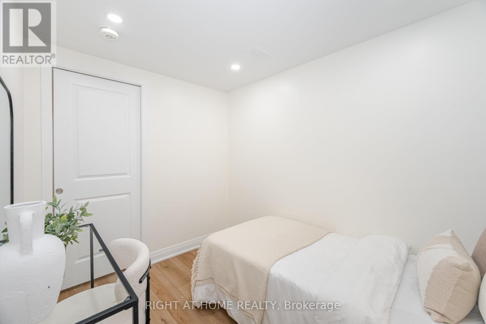 28 Forty First Street, Toronto, Ontario  M8W 3N6 - Photo 42 - W12489506