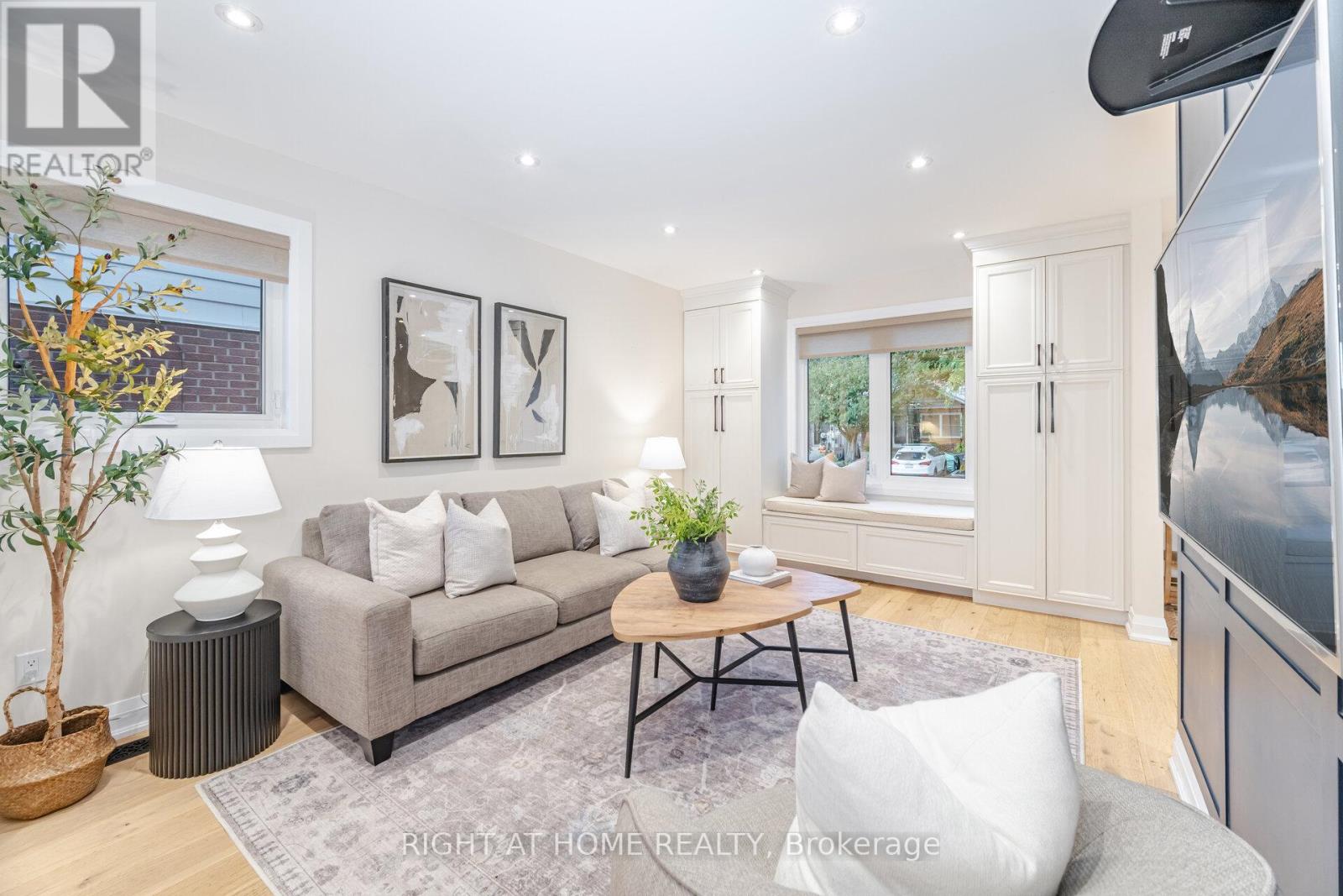 28 Forty First Street, Toronto, Ontario  M8W 3N6 - Photo 7 - W12489506