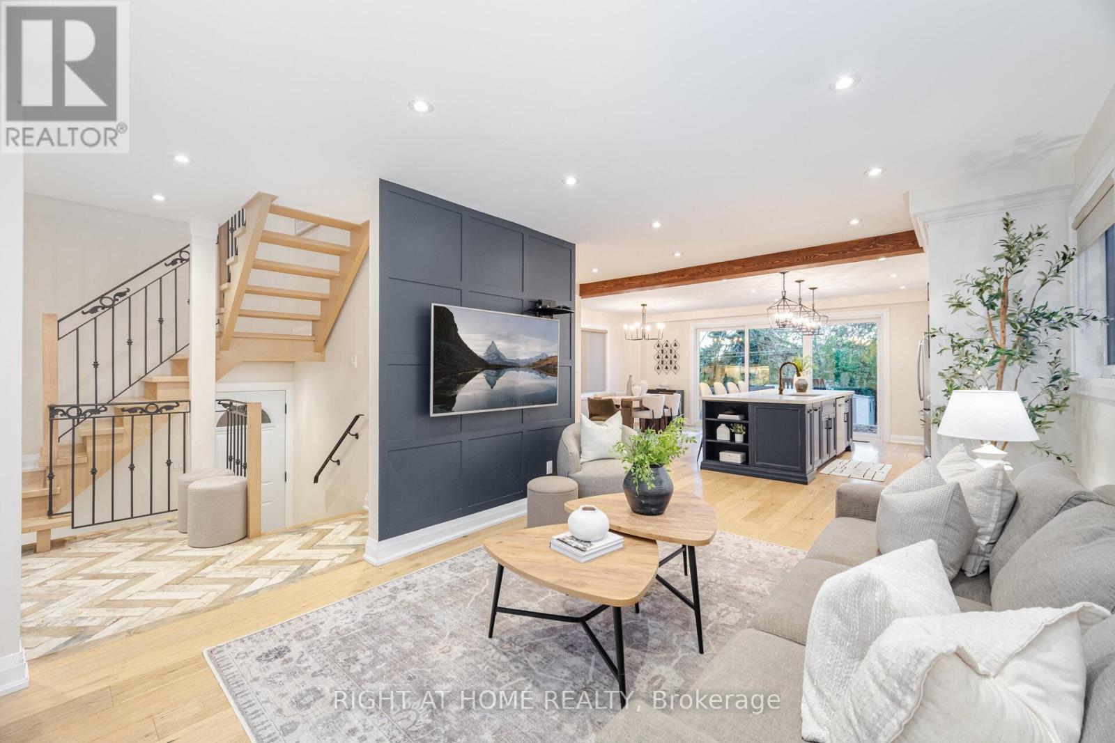 28 Forty First Street, Toronto, Ontario  M8W 3N6 - Photo 8 - W12489506