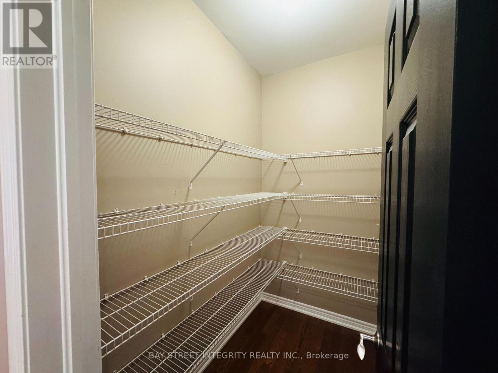 2449 Tesla Crescent, Oakville, Ontario  L6H 7T6 - Photo 13 - W12489512