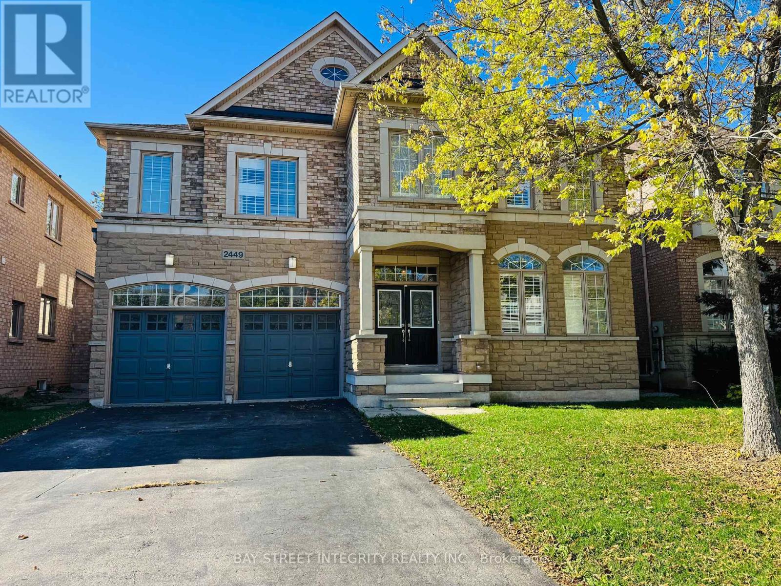 2449 Tesla Crescent, Oakville, Ontario  L6H 7T6 - Photo 2 - W12489512