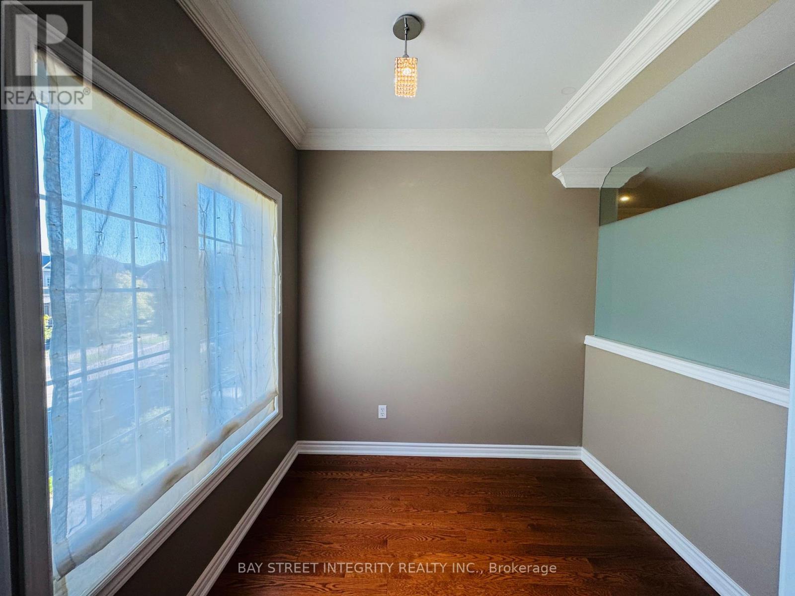 2449 Tesla Crescent, Oakville, Ontario  L6H 7T6 - Photo 34 - W12489512