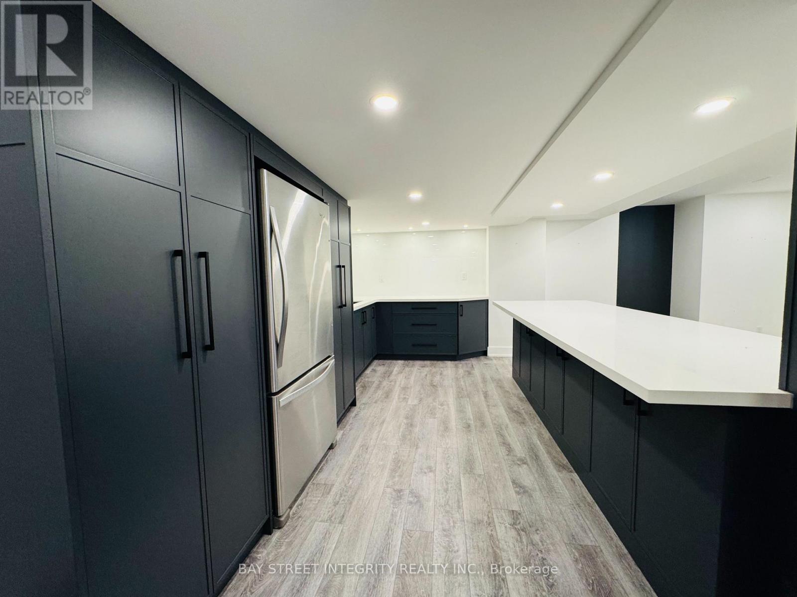 2449 Tesla Crescent, Oakville, Ontario  L6H 7T6 - Photo 41 - W12489512