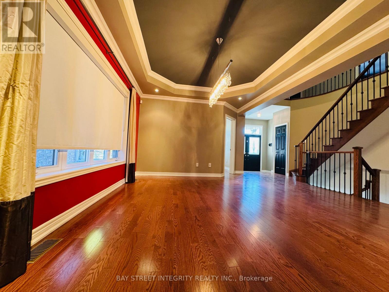 2449 Tesla Crescent, Oakville, Ontario  L6H 7T6 - Photo 5 - W12489512