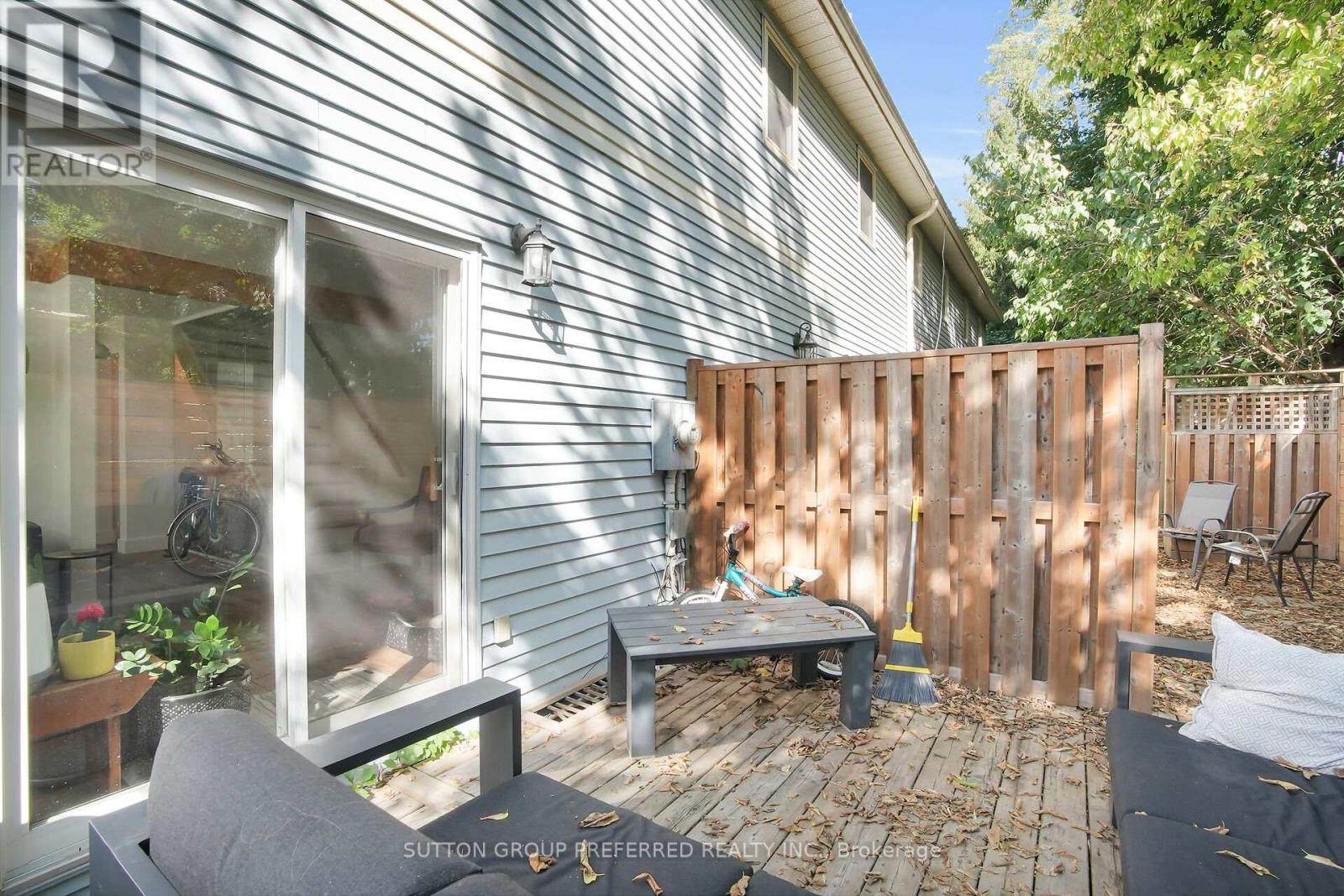 4 - 561 Princess Avenue, London East (East F), Ontario  N6B 2C1 - Photo 4 - X12489534