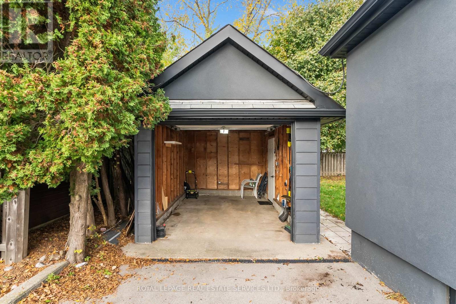 260 West 16th Street, Hamilton, Ontario  L9C 4C6 - Photo 24 - X12489486