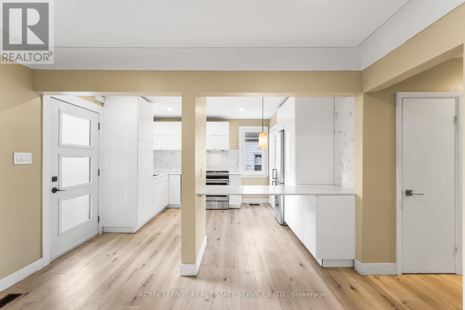 260 West 16th Street, Hamilton, Ontario  L9C 4C6 - Photo 5 - X12489486